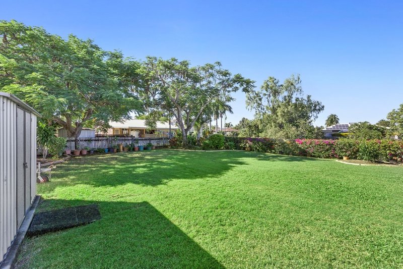 Photo - 154 Hinchliff Street, Kawana QLD 4701 - Image 12