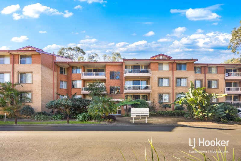 Photo - 15/4 Mead Drive, Chipping Norton NSW 2170 - Image 1