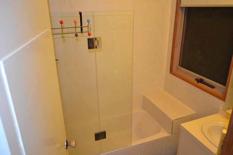 Photo - 154 Murrindal Drive, Rowville VIC 3178 - Image 4