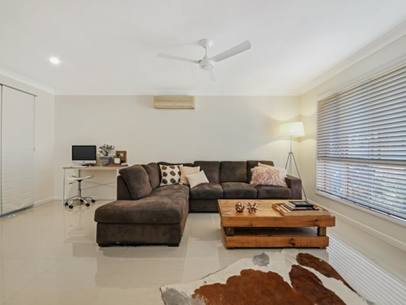 Photo - 154 Universal Street, Oxenford QLD 4210 - Image 5