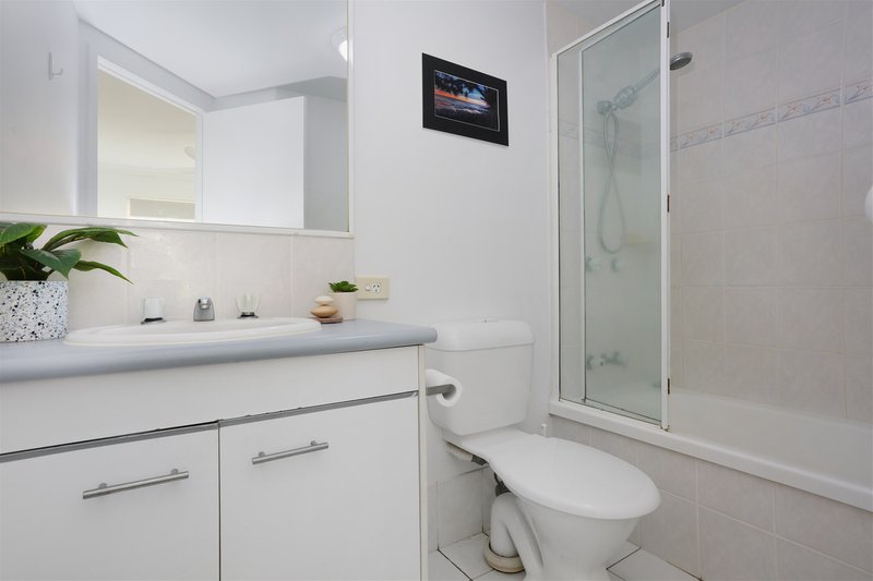 Photo - 15/416 Marine Parade, Biggera Waters QLD 4216 - Image 10