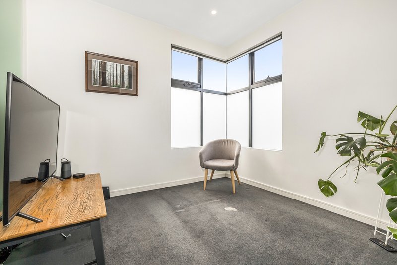 Photo - 15/45-47 Hotham Street, St Kilda East VIC 3183 - Image 4