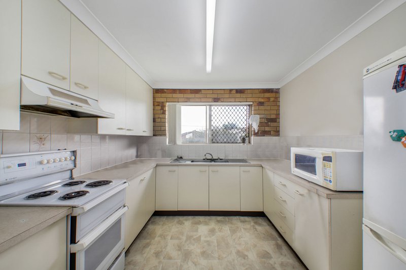 Photo - 15/45 Marine Parade, Redcliffe QLD 4020 - Image 2