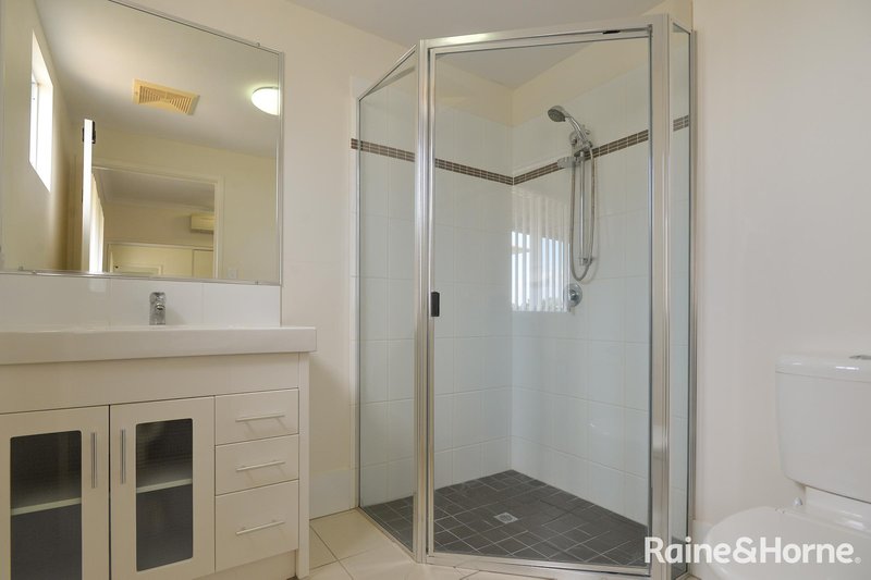 Photo - 15/47 Barney Street, Barney Point QLD 4680 - Image 10