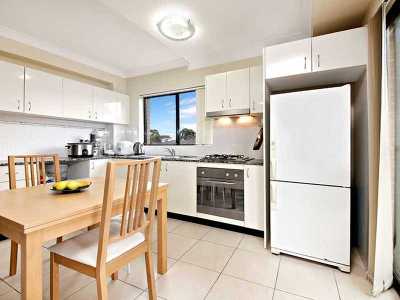 Photo - 15/5-7 Exeter Road, Homebush West NSW 2140 - Image 3