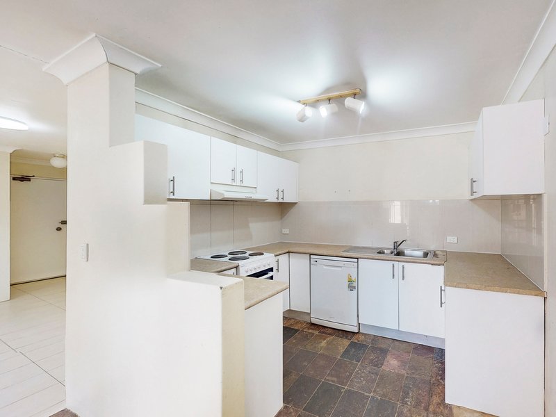 Photo - 15/5-9 Mowle Street, Westmead NSW 2145 - Image 3