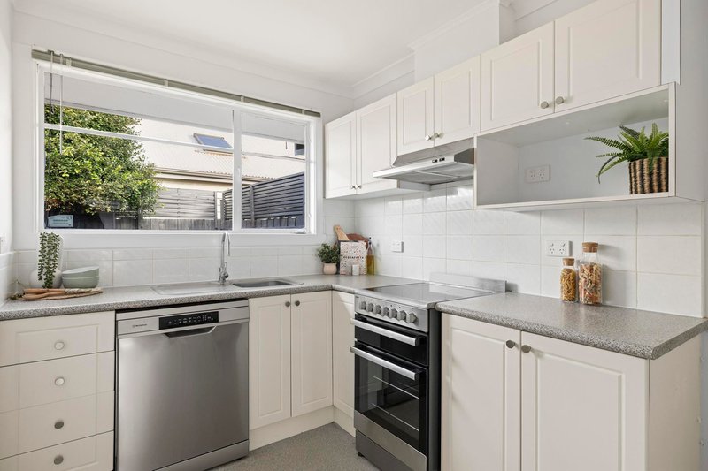 Photo - 1/55 Elizabeth Street, Newport VIC 3015 - Image 2