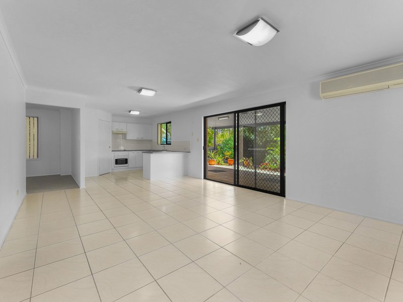 Photo - 155 Galaxy Street, Bridgeman Downs QLD 4035 - Image 11