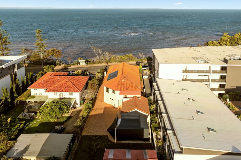 Photo - 155 Landsborough Avenue, Scarborough QLD 4020 - Image 2