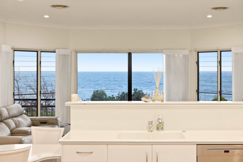 Photo - 155 Landsborough Avenue, Scarborough QLD 4020 - Image 5