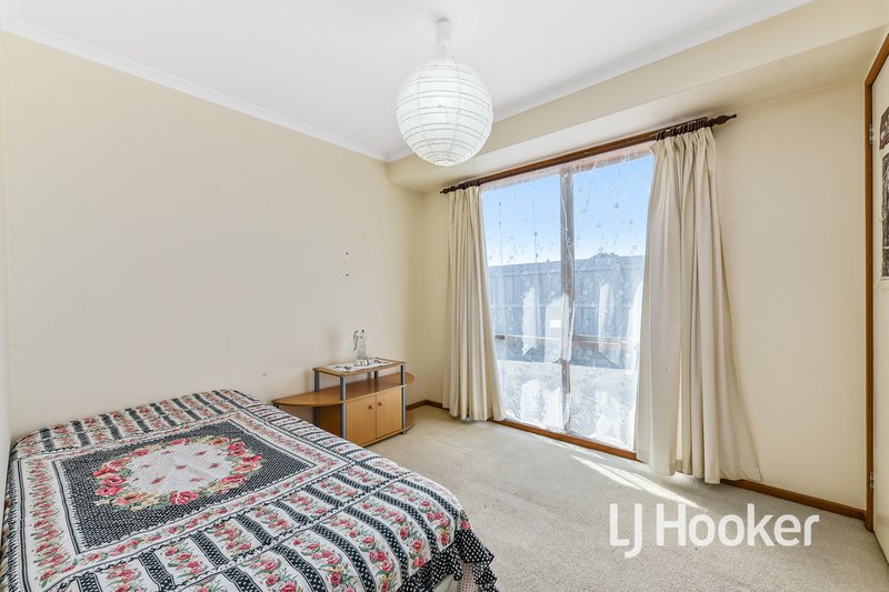 Photo - 1/55 Leopold Crescent, Hampton Park VIC 3976 - Image 8