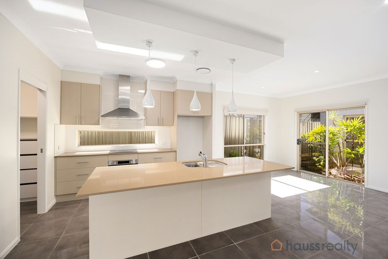 Photo - 155 Mein Street, Scarborough QLD 4020 - Image 2