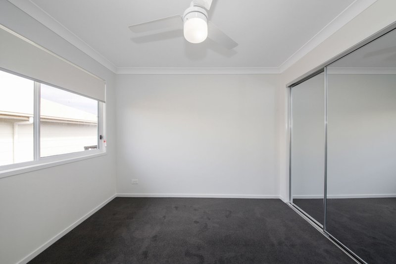 Photo - 1/55 Mirinae Circuit, Pimpama QLD 4209 - Image 5