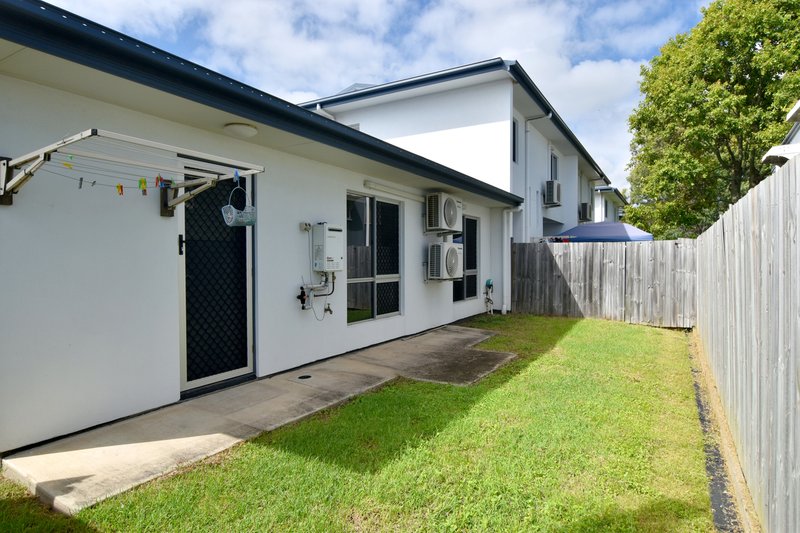 Photo - 1/55 Toolooa Street, South Gladstone QLD 4680 - Image 11