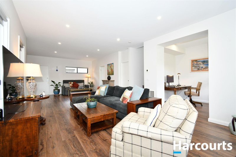 Photo - 1/55 Woodcrest Road, Vermont VIC 3133 - Image 4