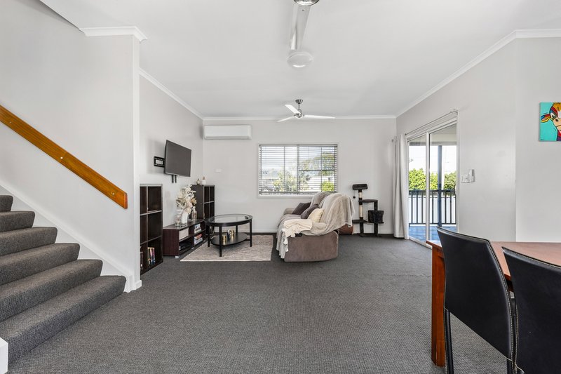 Photo - 1/55 Yamala Street, Emerald QLD 4720 - Image 9