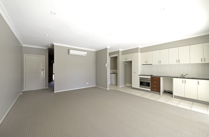 Photo - 15/57-61 Lowanna Street, Braddon ACT 2612 - Image 4