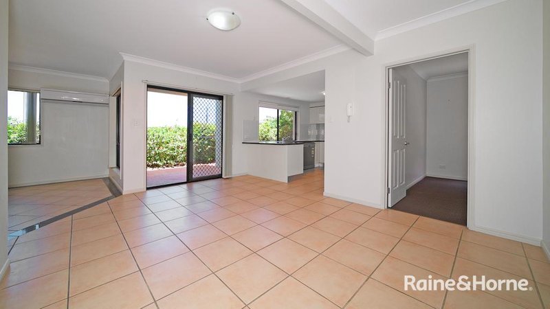 Photo - 15/588 Musgrave Road, Robertson QLD 4109 - Image 5