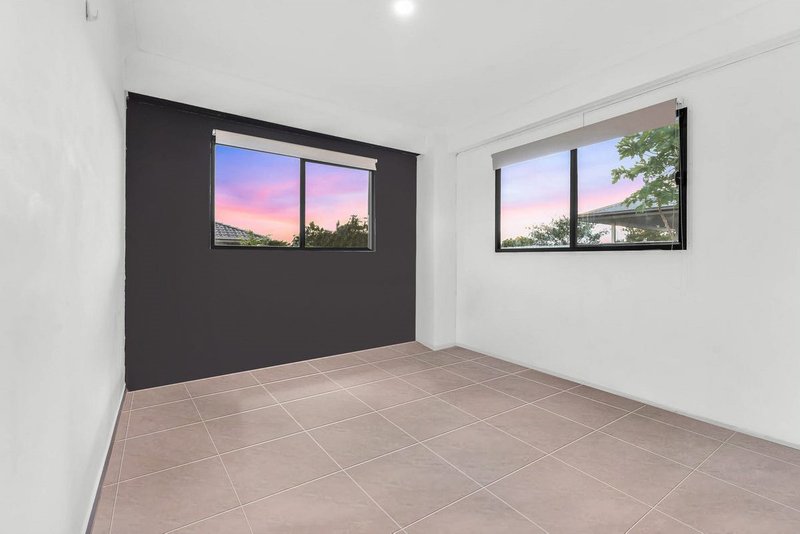 Photo - 156 Alawoona Street, Redbank Plains QLD 4301 - Image 6