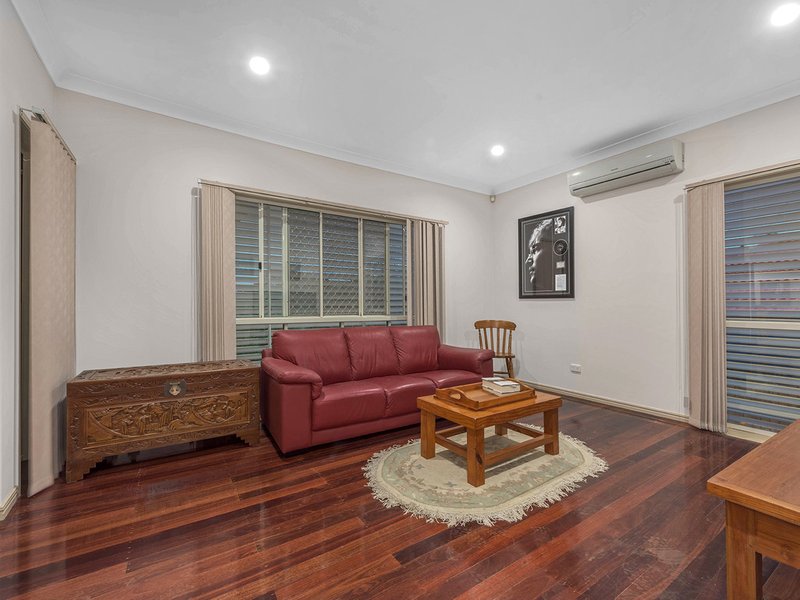 Photo - 156 Bangalow Street, Bridgeman Downs QLD 4035 - Image 7