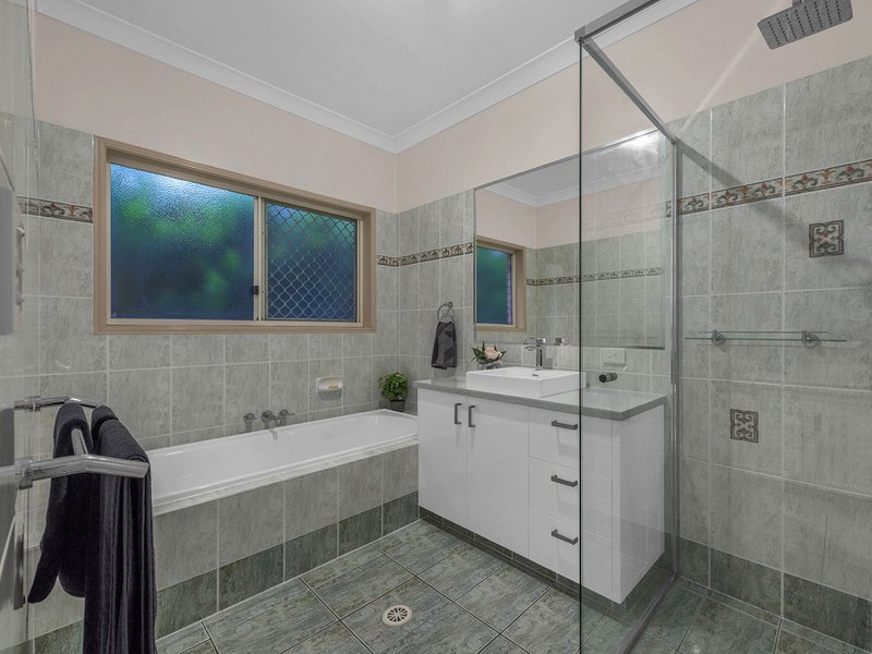 Photo - 156 Bangalow Street, Bridgeman Downs QLD 4035 - Image 10