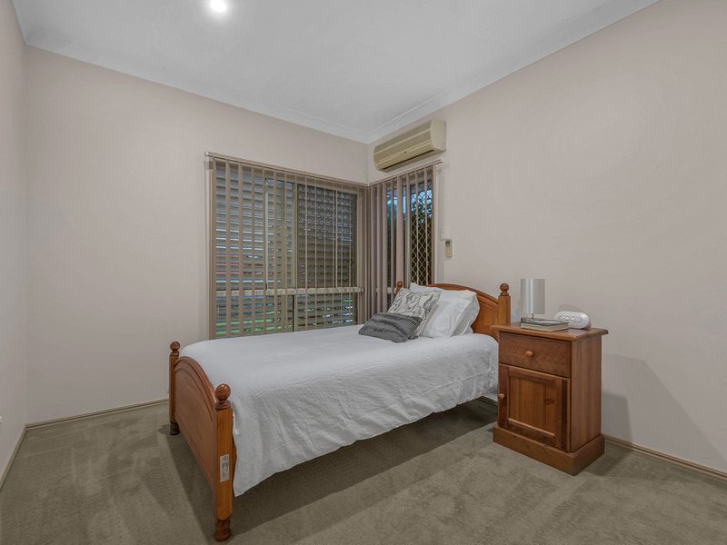 Photo - 156 Bangalow Street, Bridgeman Downs QLD 4035 - Image 11