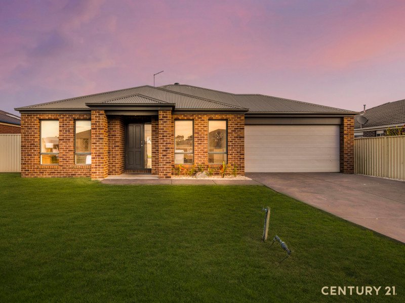 156 Blue Horizons Way, Pakenham VIC 3810