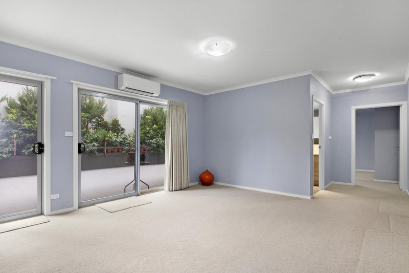 Photo - 1/56 Cowlishaw Street, Greenway ACT 2900 - Image 4