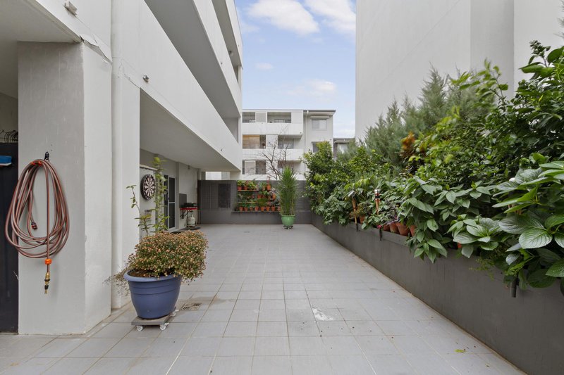 Photo - 1/56 Cowlishaw Street, Greenway ACT 2900 - Image 10