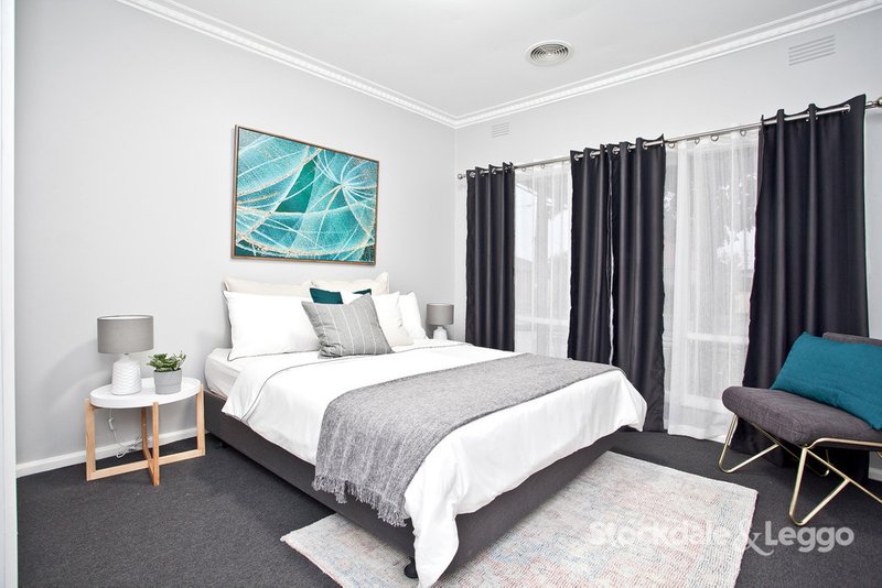 Photo - 1/56 Dumfries Street, Deer Park VIC 3023 - Image 4