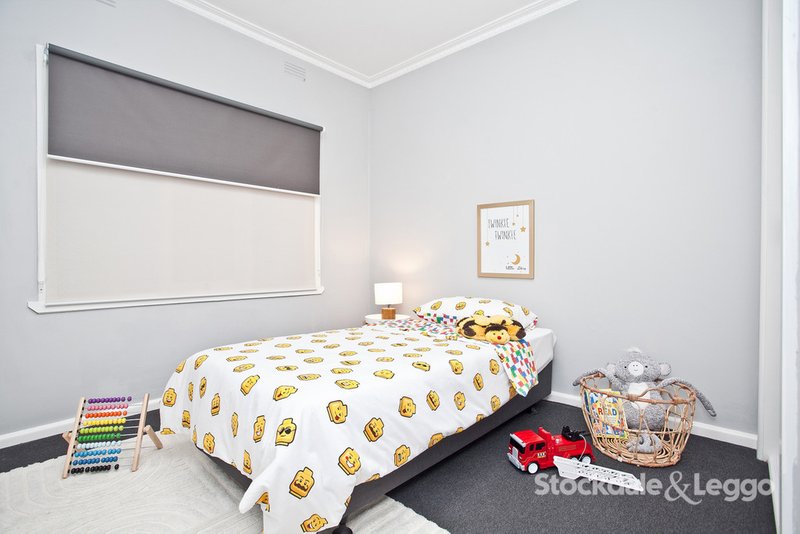 Photo - 1/56 Dumfries Street, Deer Park VIC 3023 - Image 9