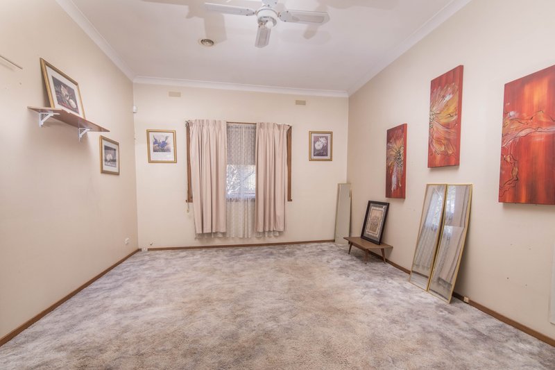 Photo - 156 Fenaughty Street, Kyabram VIC 3620 - Image 5