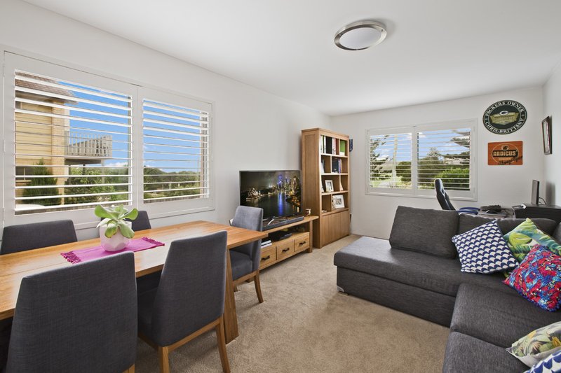 Photo - 1/56 Golf Avenue, Mona Vale NSW 2103 - Image 1