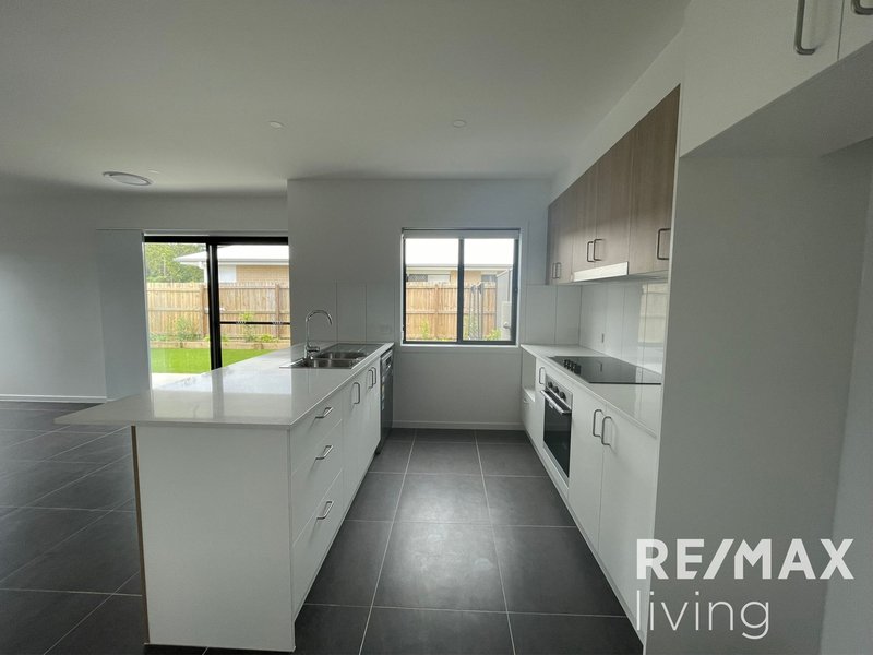 Photo - 1/56 Hamilton Road, Woodford QLD 4514 - Image 3