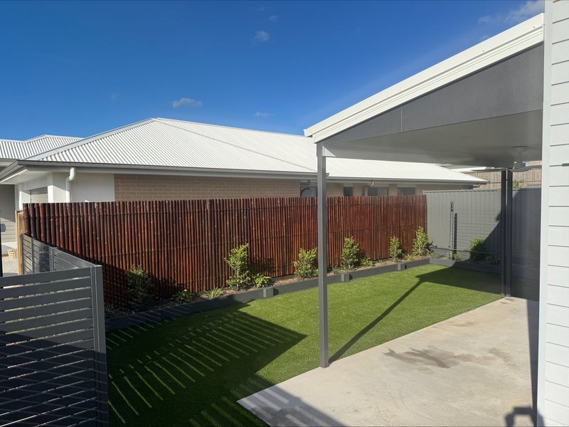 Photo - 1/56 Hamilton Road, Woodford QLD 4514 - Image 16