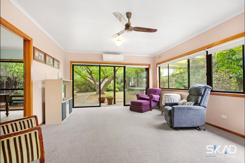 Photo - 156 Rathcown Road, Reservoir VIC 3073 - Image 2