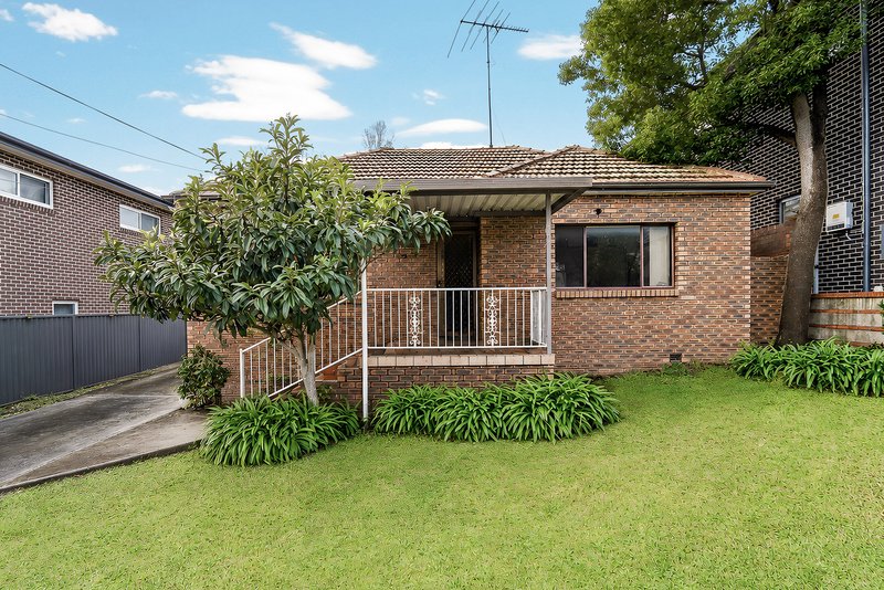 Photo - 156 Rex Road, Georges Hall NSW 2198 - Image 1
