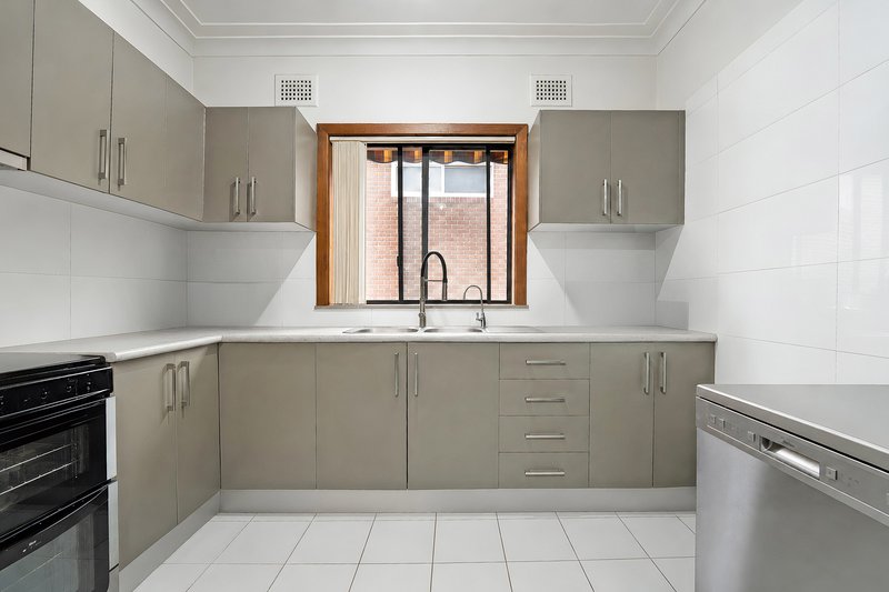 Photo - 156 Rex Road, Georges Hall NSW 2198 - Image 4