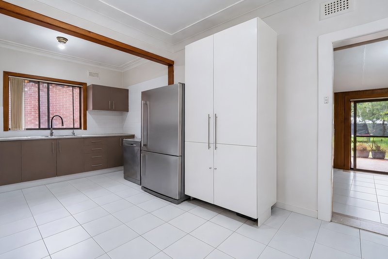 Photo - 156 Rex Road, Georges Hall NSW 2198 - Image 5