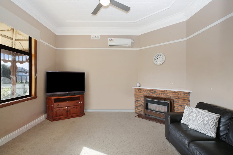 Photo - 156 Wilson Street, Colac VIC 3250 - Image 4