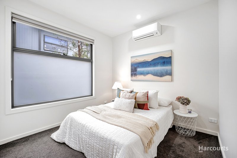 Photo - 1/561 Boronia Road, Wantirna VIC 3152 - Image 8