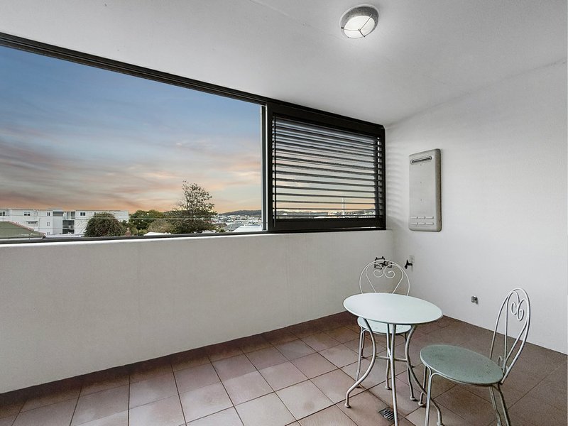 Photo - 15/635-637 Pacific Highway, Belmont NSW 2280 - Image 3