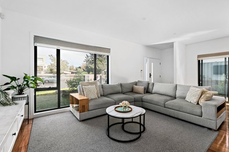 Photo - 1/565 Moreland Road, Pascoe Vale South VIC 3044 - Image 3