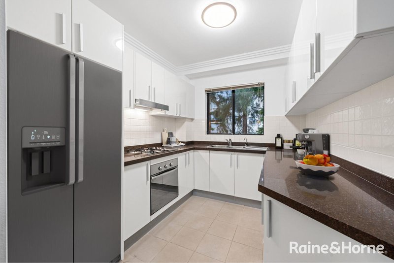 Photo - 15/7-15 Purser Avenue, Castle Hill NSW 2154 - Image 4