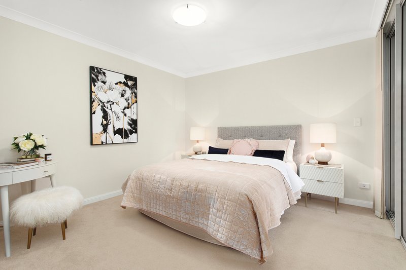 Photo - 1/57 Cecil Avenue, Castle Hill NSW 2154 - Image 8