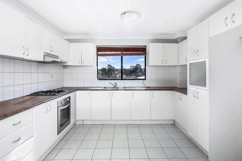 Photo - 15/7 Chertsey Avenue, Bankstown NSW 2200 - Image 4