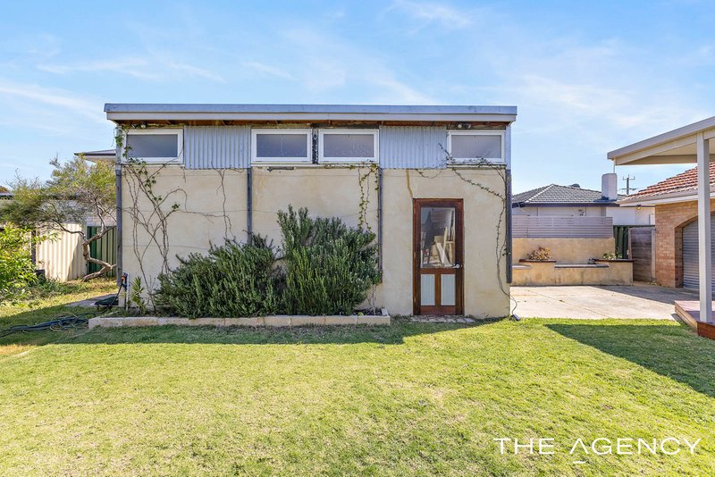 Photo - 157 Clontarf Road, Hamilton Hill WA 6163 - Image 4