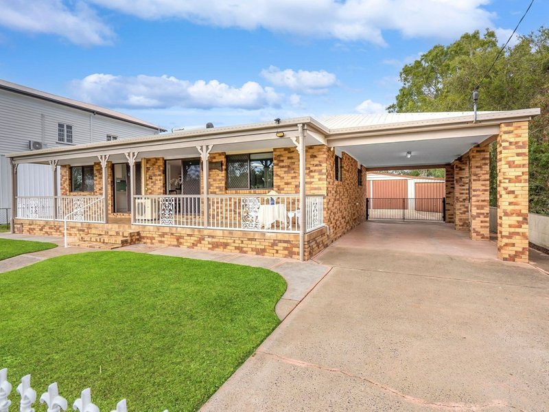 Photo - 157 Esplanade , Toorbul QLD 4510 - Image 2