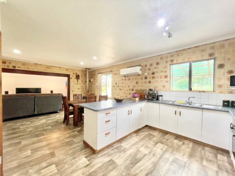 Photo - 157 Intrepid Drive, Foreshores QLD 4678 - Image 5