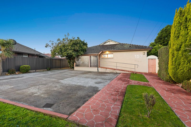 Photo - 157 Kingsclere Avenue, Keysborough VIC 3173 - Image 2